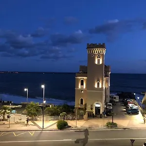 Castello Miramare 3*, Генуя Италия